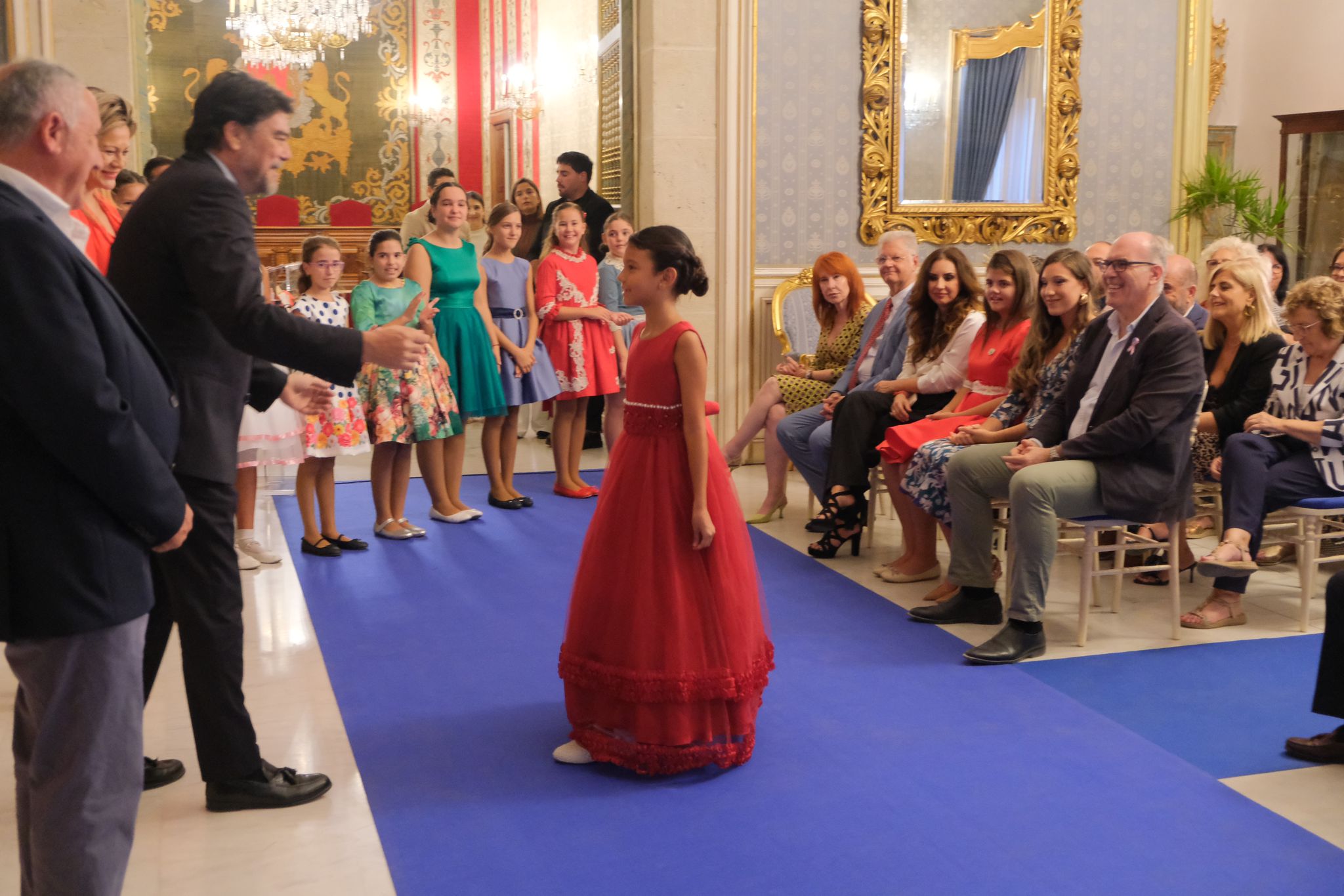 La recepción de las candidatas a reinas de la Fafba, en imágenes