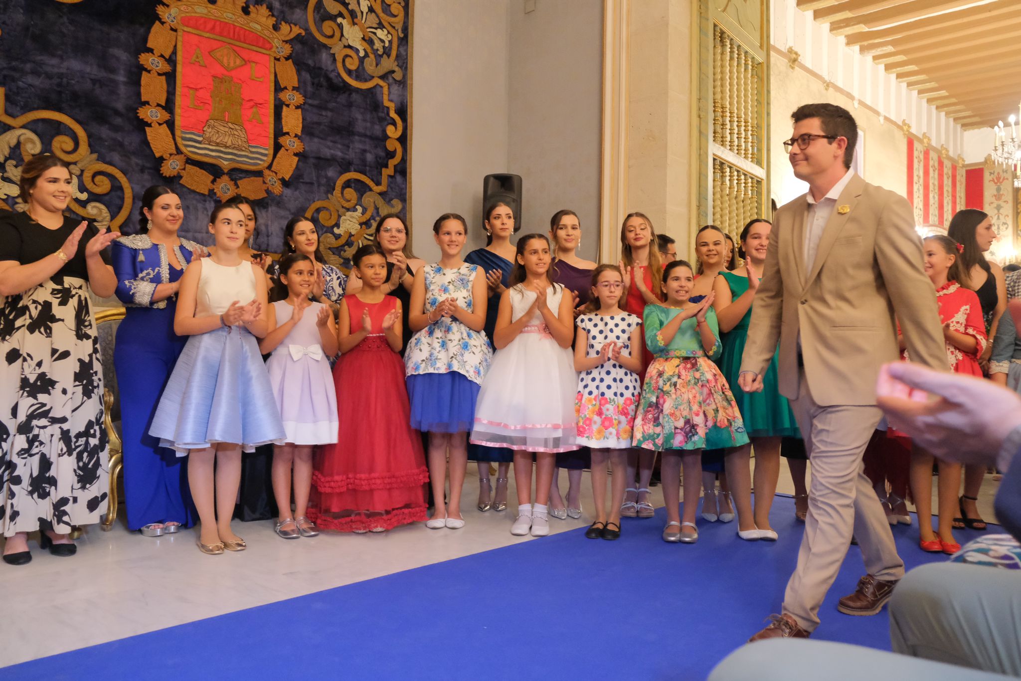 La recepción de las candidatas a reinas de la Fafba, en imágenes