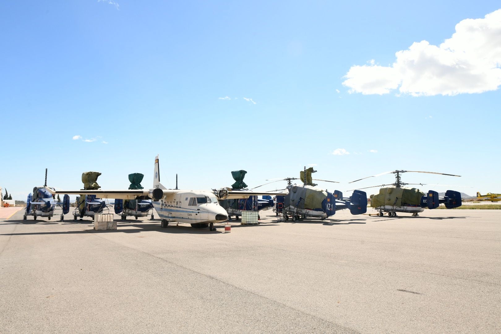 El 'Top Gun' de un pueblo de Alicante que enseña a volar a los mejores pilotos