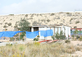 Imagen de uno de los asentamientos ilegales en la Cañada del Fenollar.