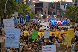 Alicante clama 'Casas para Vivir'