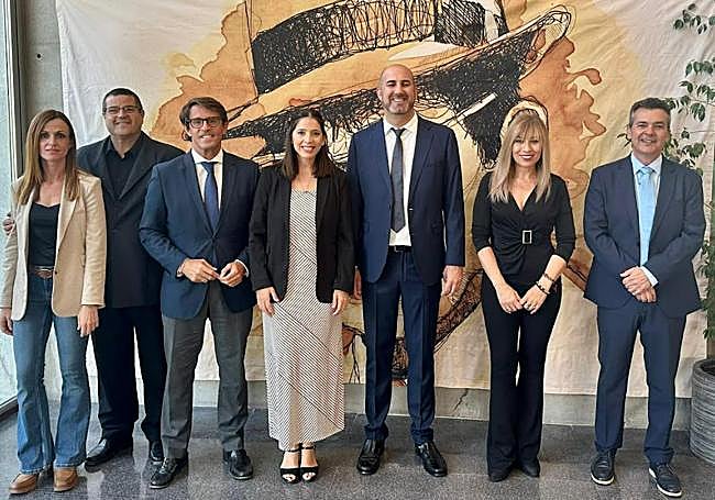 Natalia Gisbert Abad recoge el 'Premi Enric Valor de Novel·la en Valencià'.