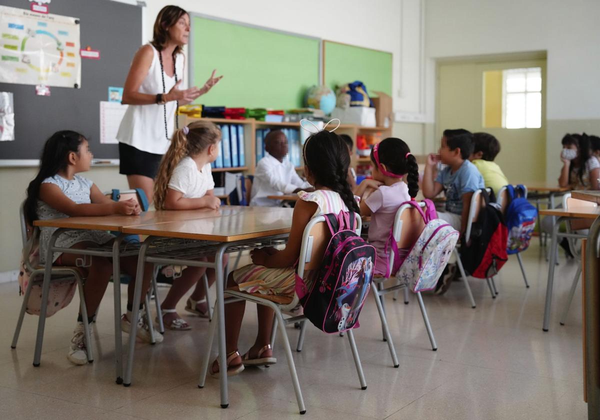 Así podrán elegir las familias la escolarización en castellano o valenciano para sus hijos