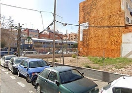 Parcela de la avenida de Aguilera donde se construirá el nuevo hotel.