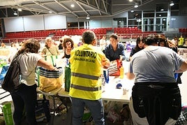 Comida, ropa y material recogido en el Centro de Tecnificación.