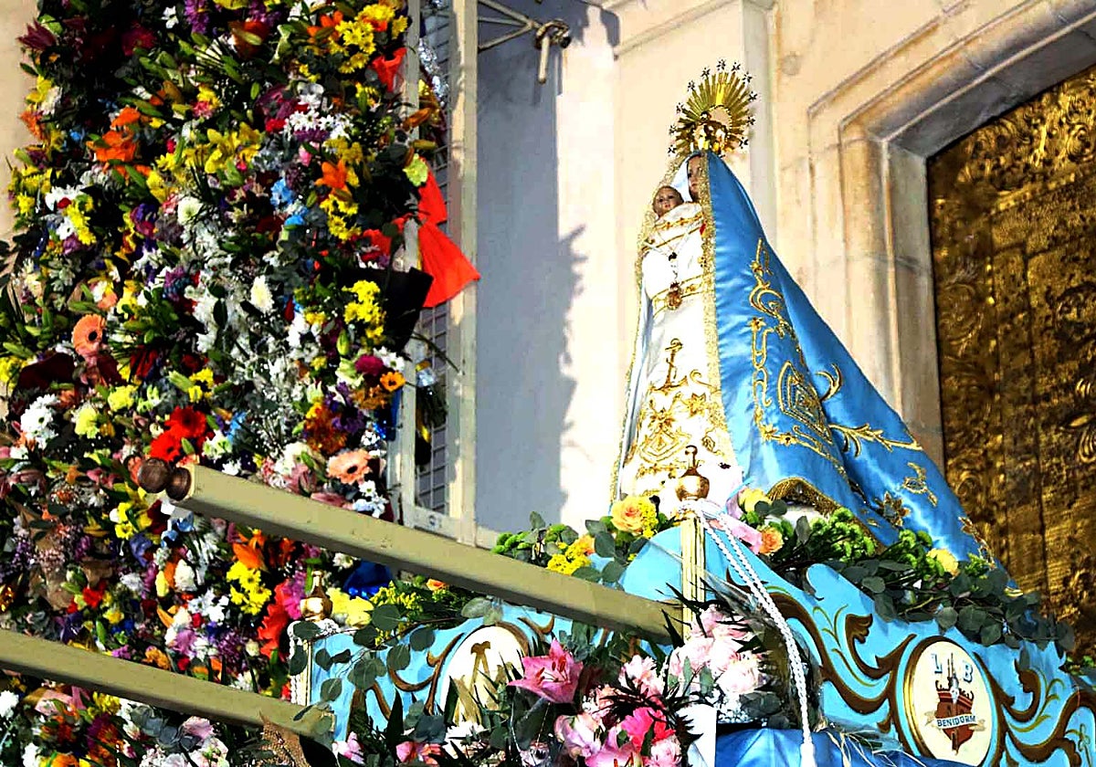 Imagen de la Virgen del Sufragio en la Ofrenda de Flores del pasado año