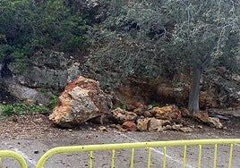 Roca desprendida del castillo de Dénia.