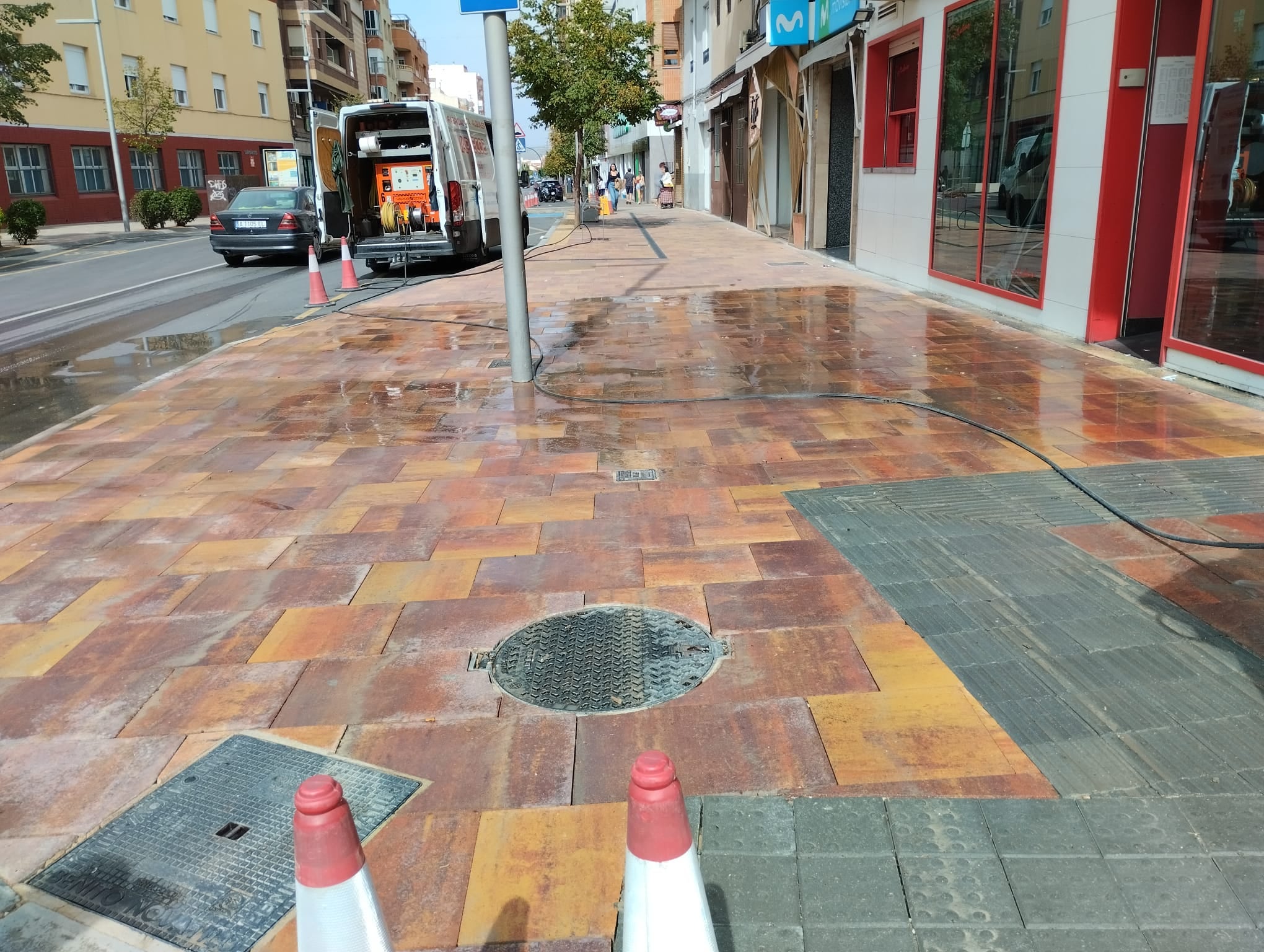 Limpieza de las calles de Villena.