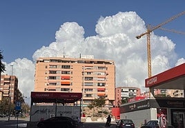 Nubes en el horizonte de Alicante, en imagen de archivo.