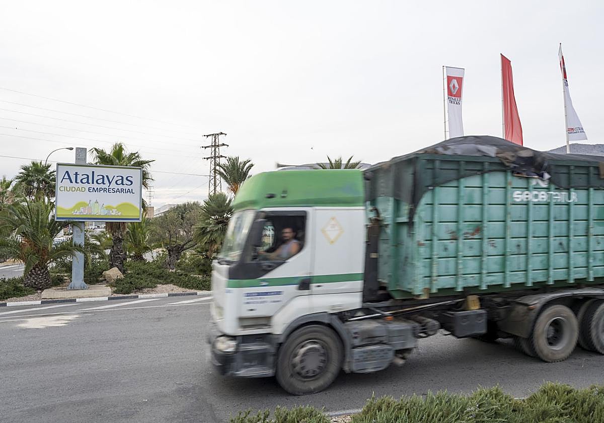 Entrada a la Ciudad Empresarial de Las Atalayas.