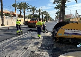 Trabajos de asfaltado en El Altet.