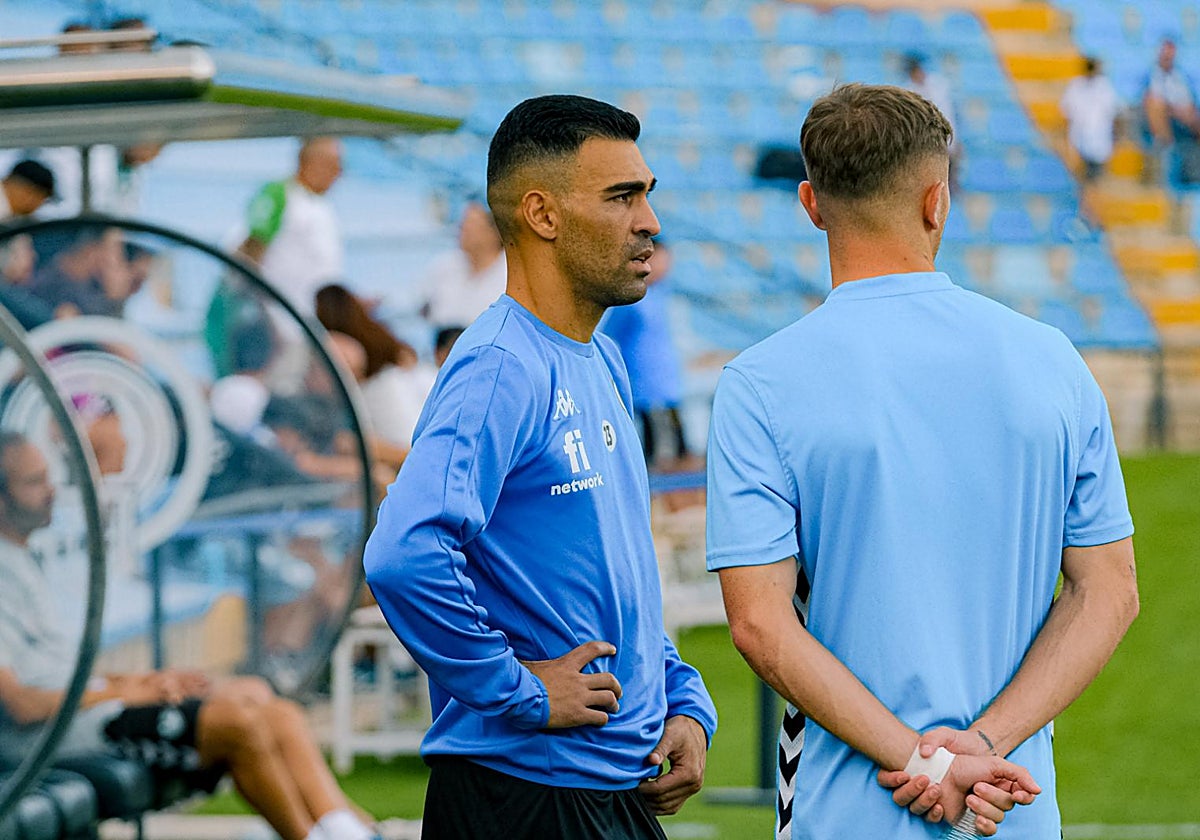 Dani Romera, antes de un partido del Hércules en el Rico Pérez.