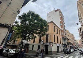 Zona azul en la esquina de las calles Juan de Herrera con Pintor Velázquez.
