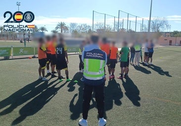 Jóvenes estafados y abandonados en Alicante con la falsa promesa de jugar en el fútbol profesional