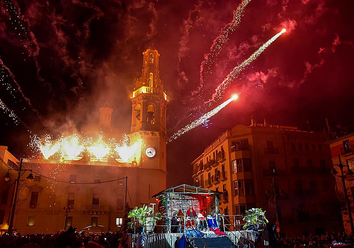 El momento de la Adoración en la Cabalgata de Reyes Magos de Alcoi de 2024.