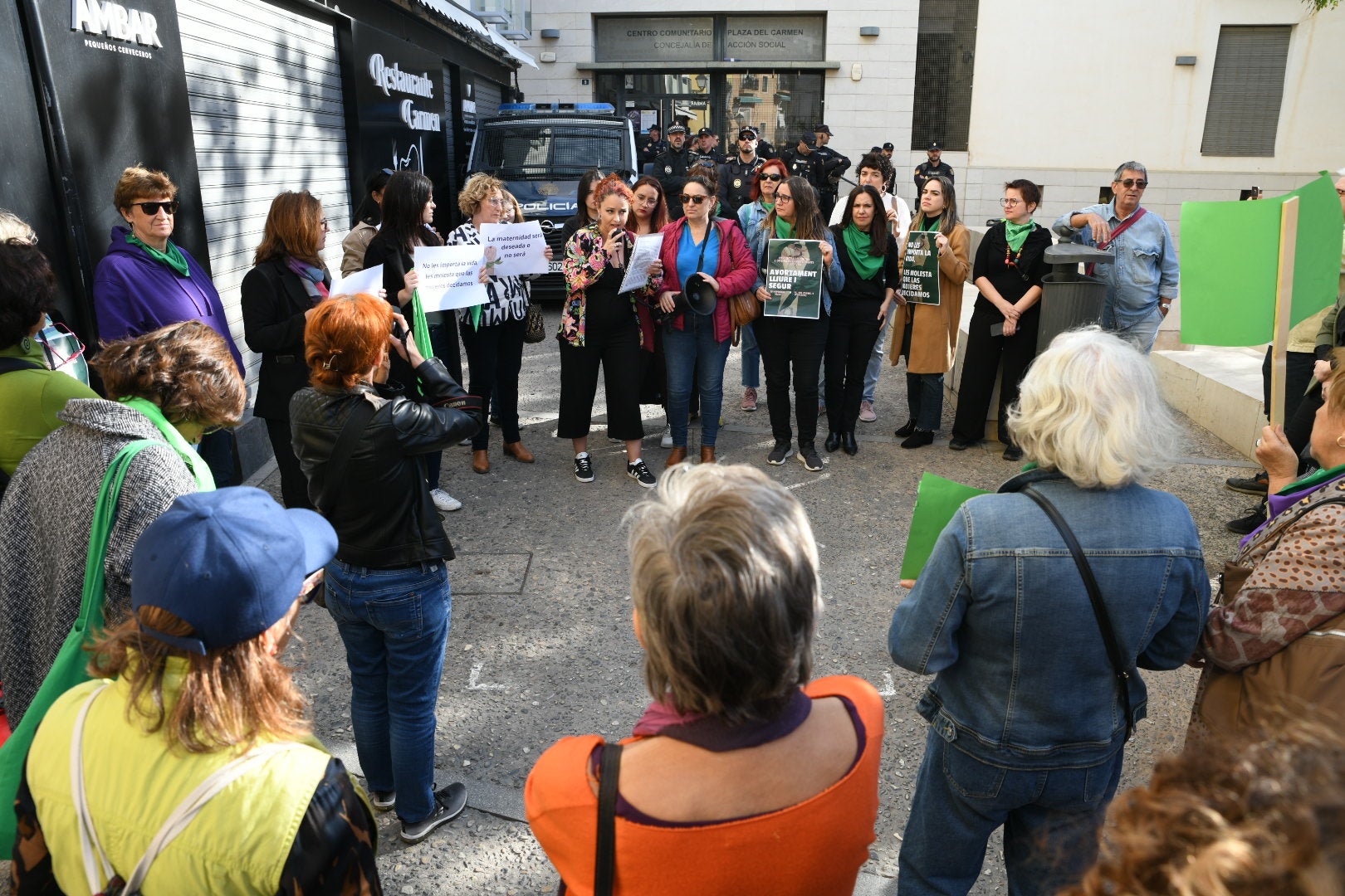 Protesta contra la oficina «antiaborto» de Alicante