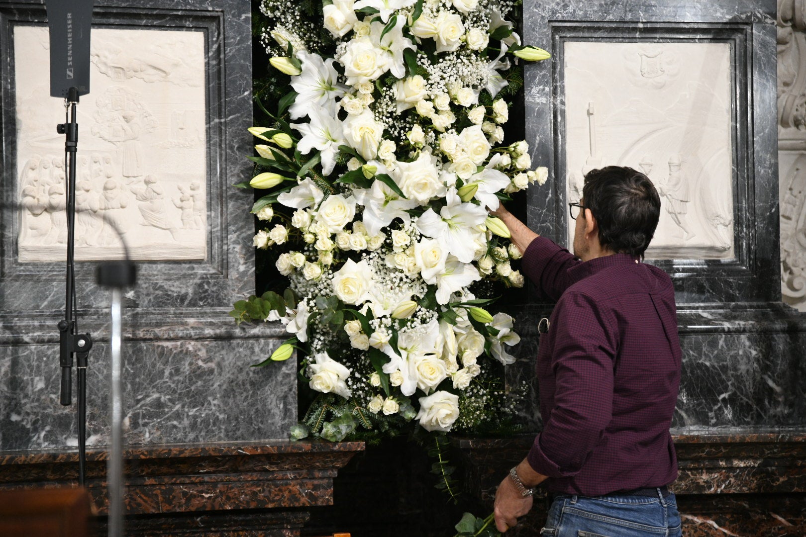 Últimos detalles para coronar a &#039;La Marinera&#039; de Alicante