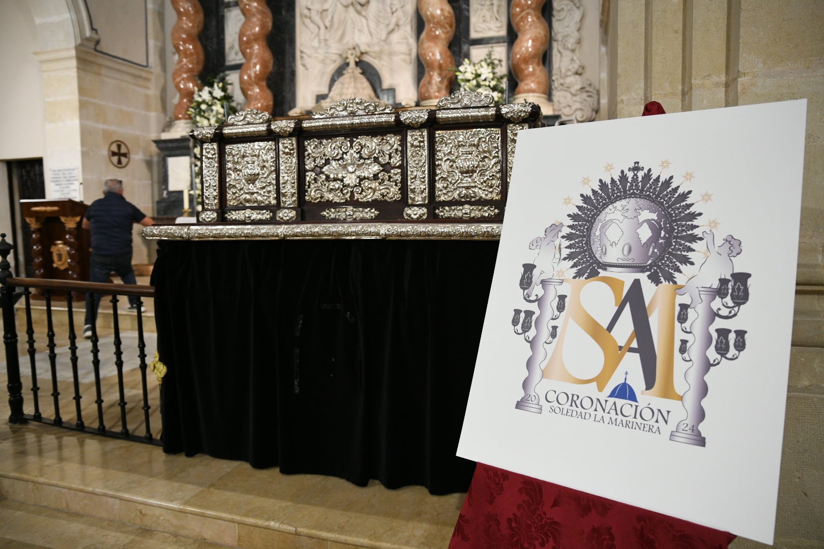 Últimos detalles para coronar a &#039;La Marinera&#039; de Alicante