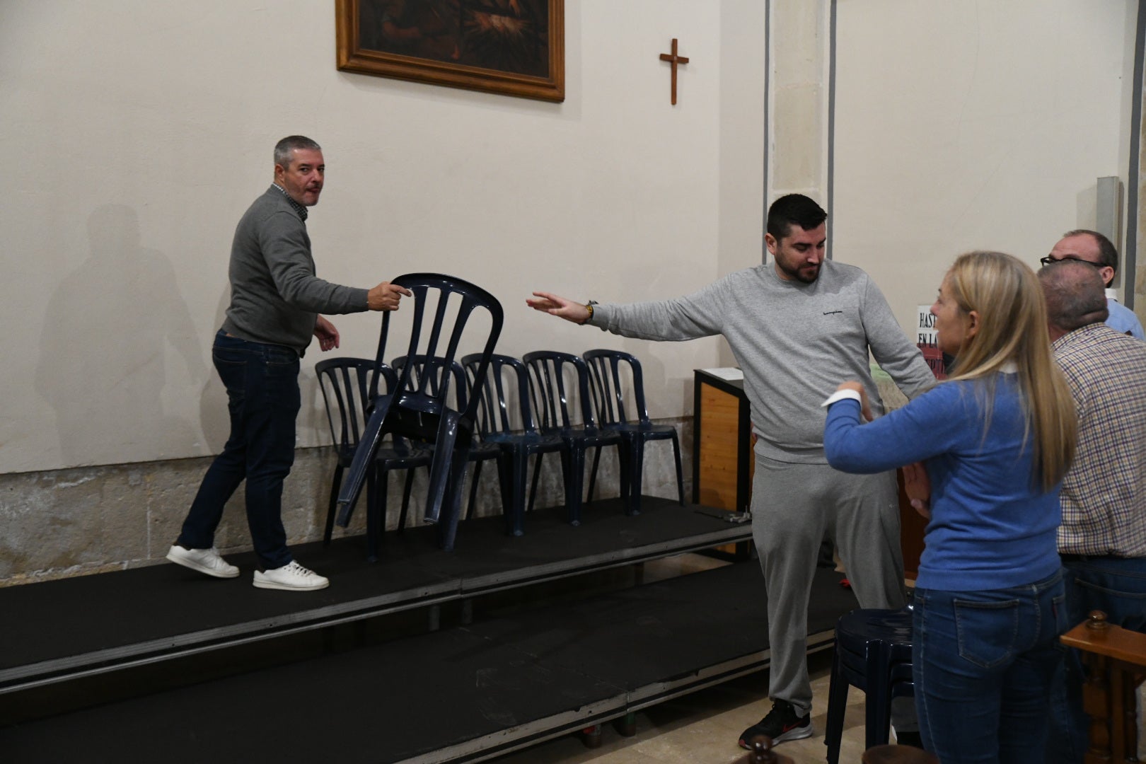 Últimos detalles para coronar a &#039;La Marinera&#039; de Alicante