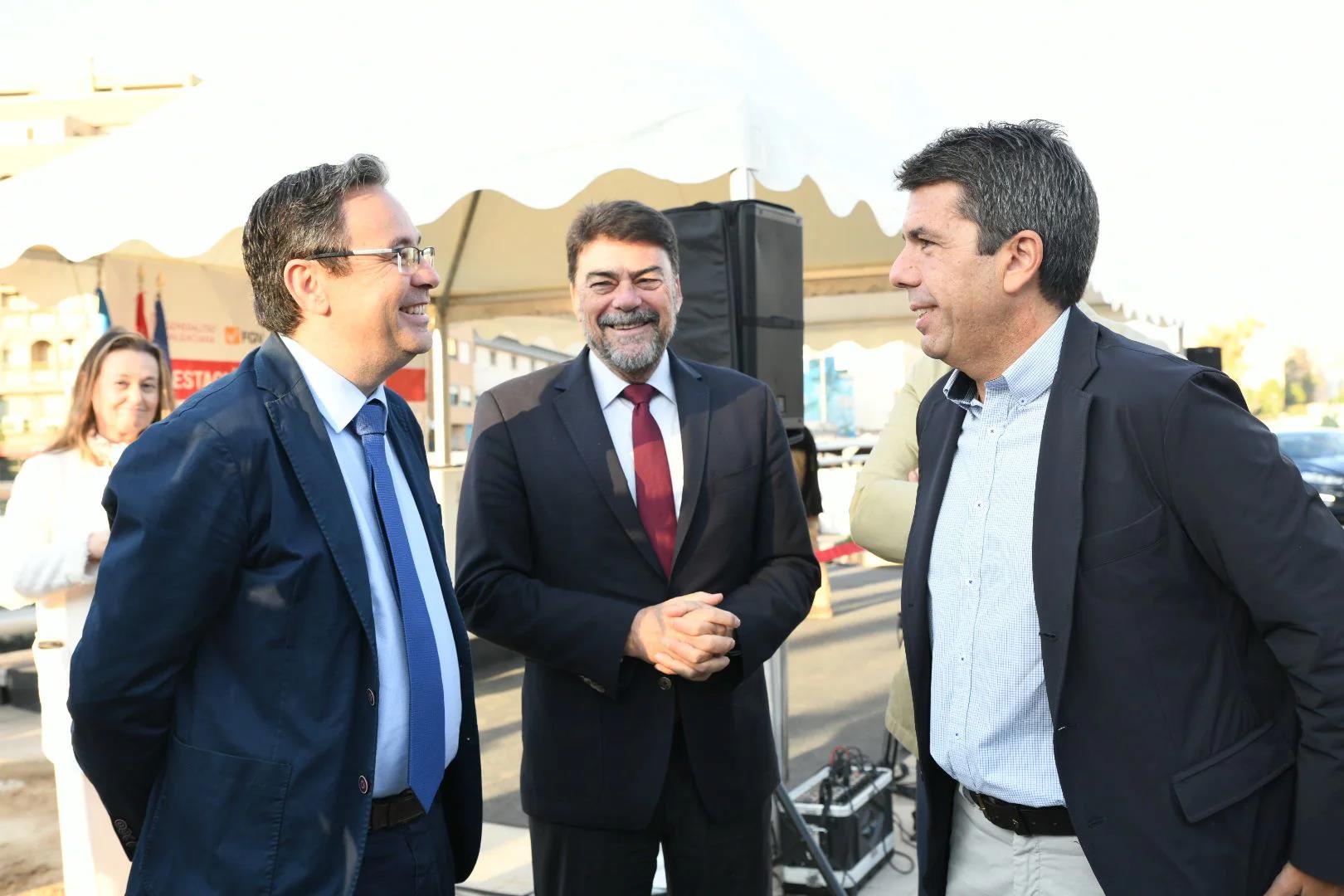 Luis Barcala, alcalde de Alicante, y Carlos Mazón, president de la Generalitat, en una imagen de archivo.