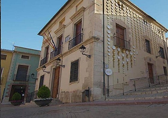 Fachada del Ayuntamiento de Biar.