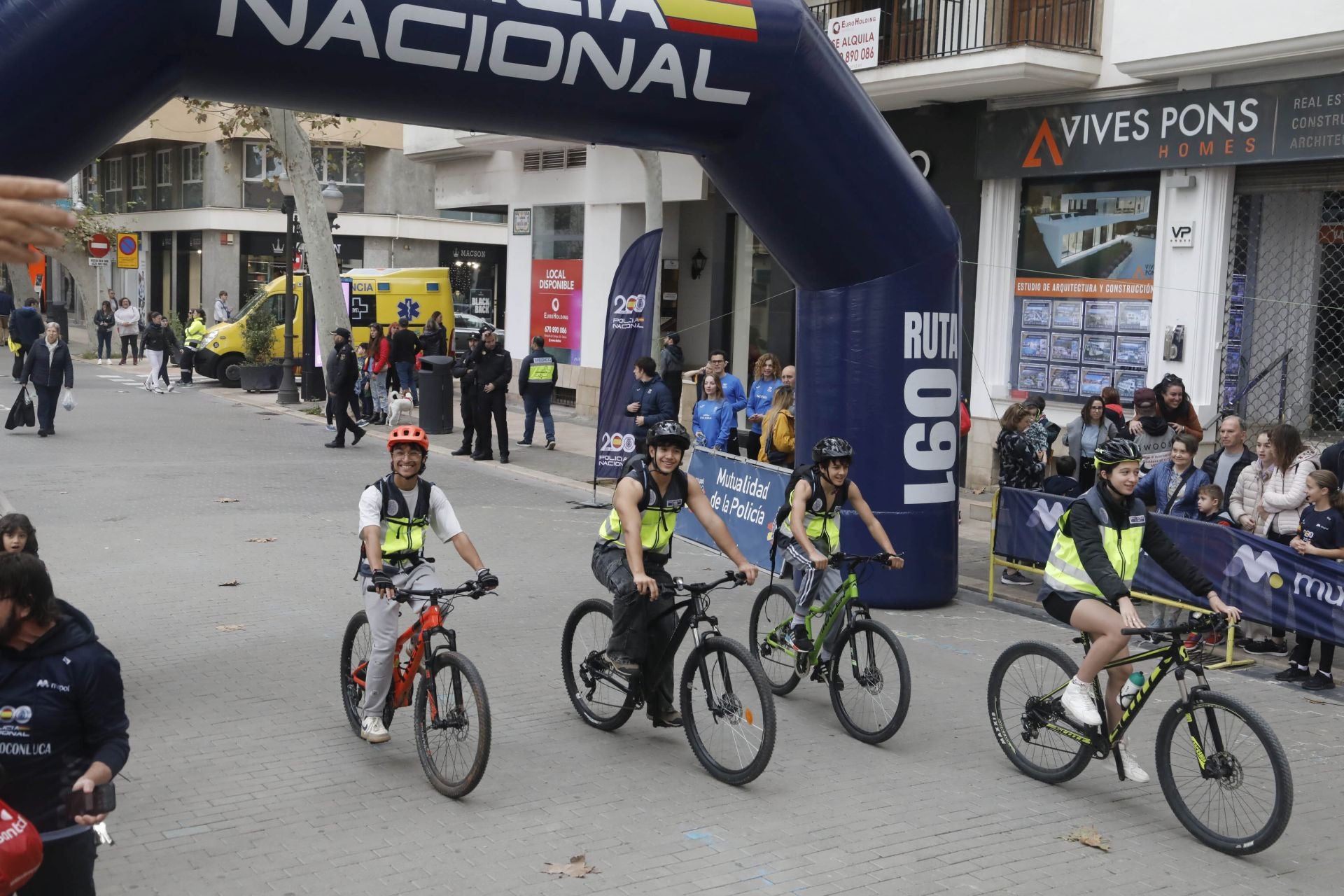 Búscate en la carrera solidaria &#039;Ruta 091&#039; organizada por la Policía Nacional de Dénia