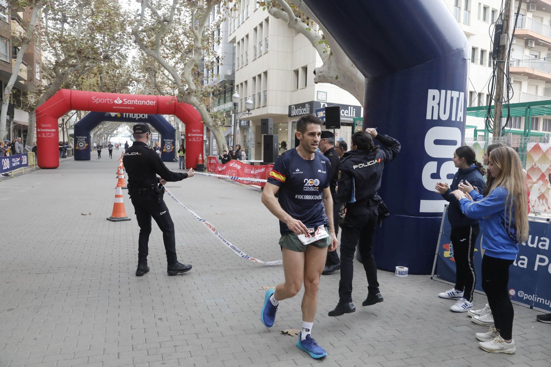 Búscate en la carrera solidaria &#039;Ruta 091&#039; organizada por la Policía Nacional de Dénia