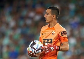 Edgar Badía, durante un partido con el Elche.