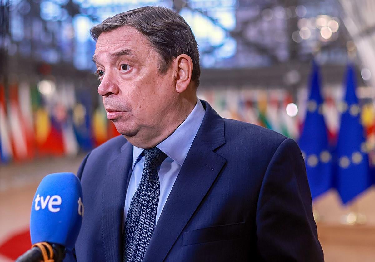 El Ministro Luis Planas en la cumbre de Bruselas.