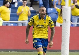 Sandro celebra su gol al Valladolid la pasada jornada.