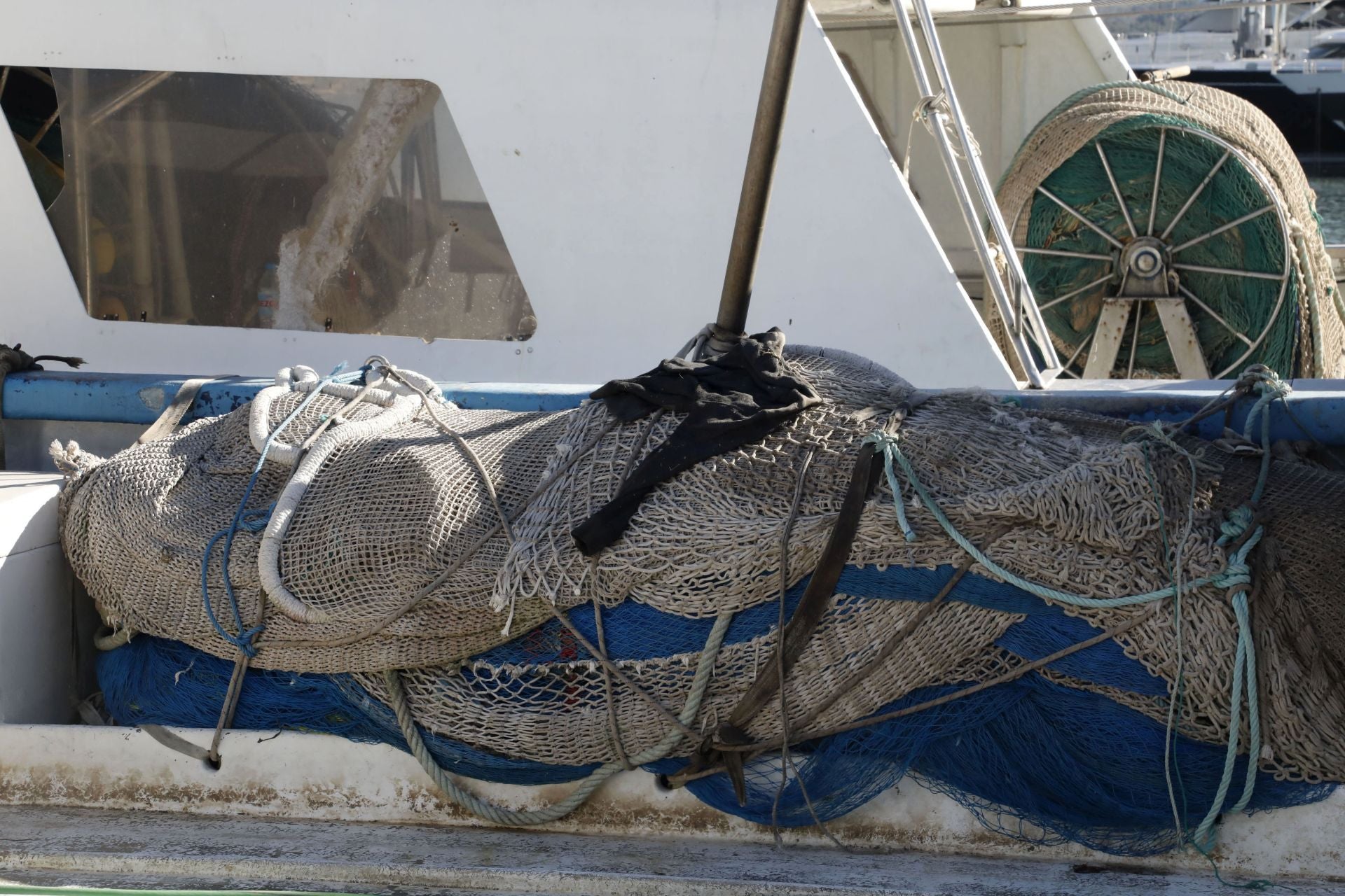 Los puertos pesqueros de Alicante se unen contra el hachazo a los días para faenar