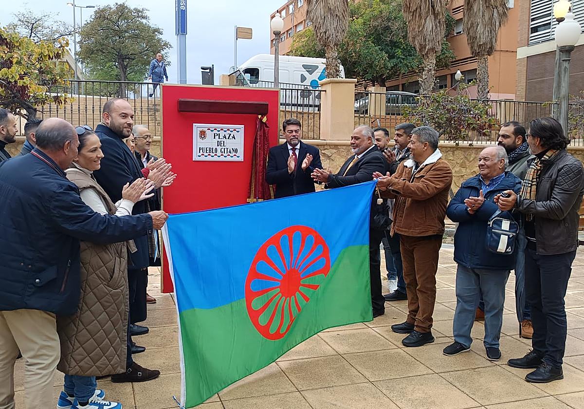 Inauguración de la plaza del Pueblo Gitano de Alicante.