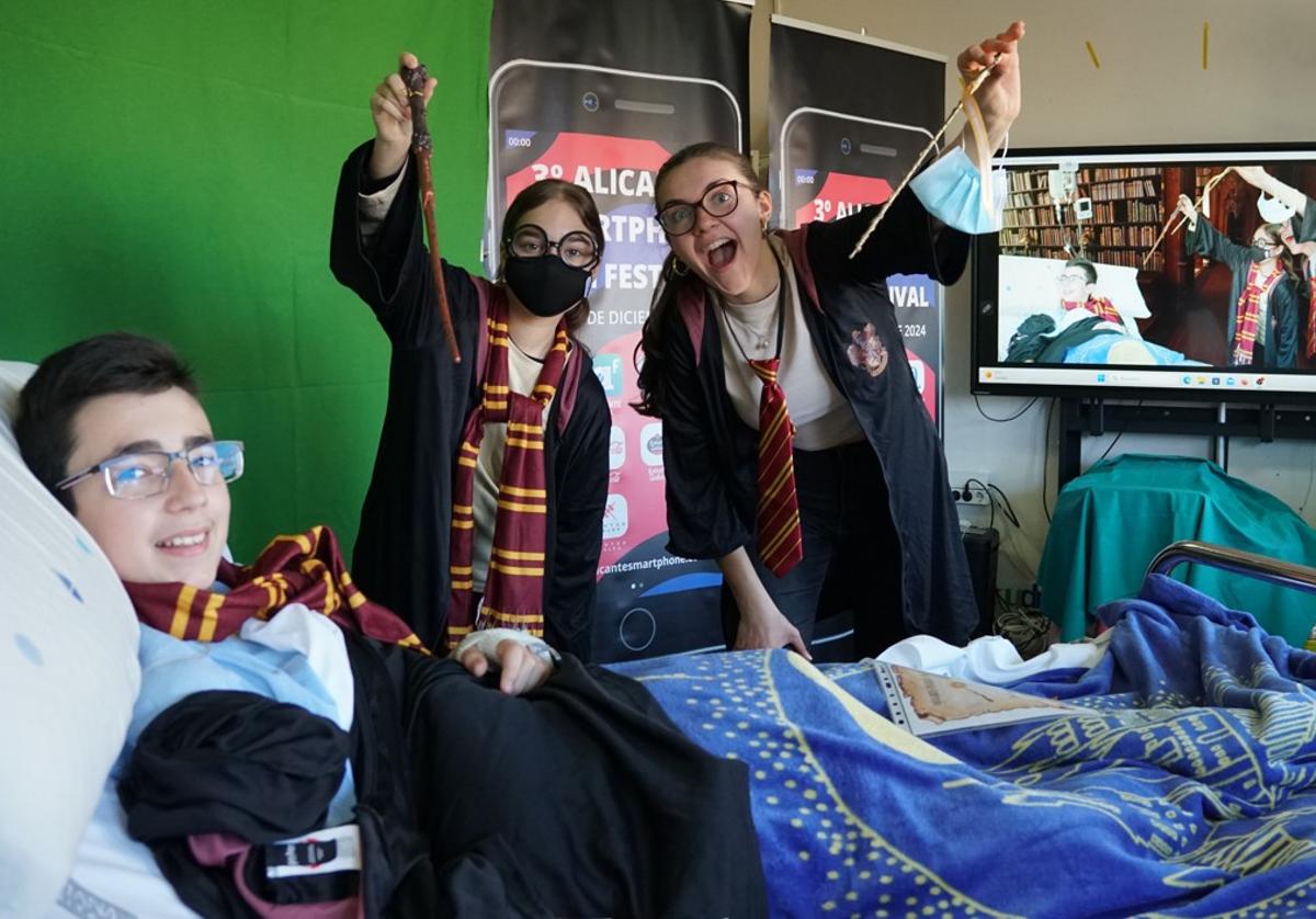 Disfraces de Harry Potter para convertir el Hospital General de Alicante en plató de cine.