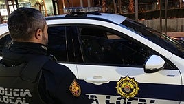 Patrulla de la policía local de Elche.