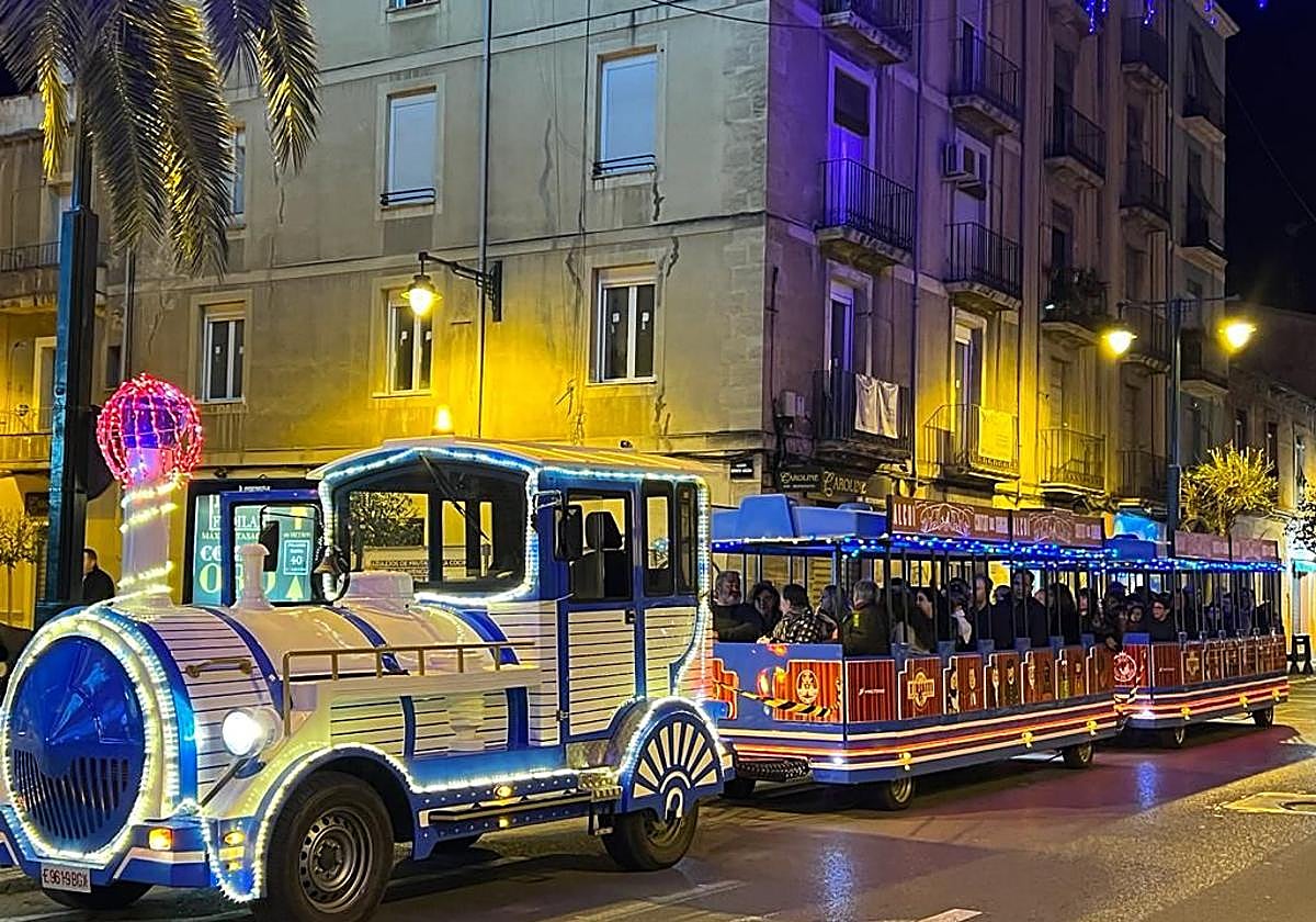 Tren del Tirisiti, por las calles de Alcoy.