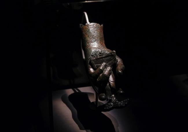 Detalle de la mano.