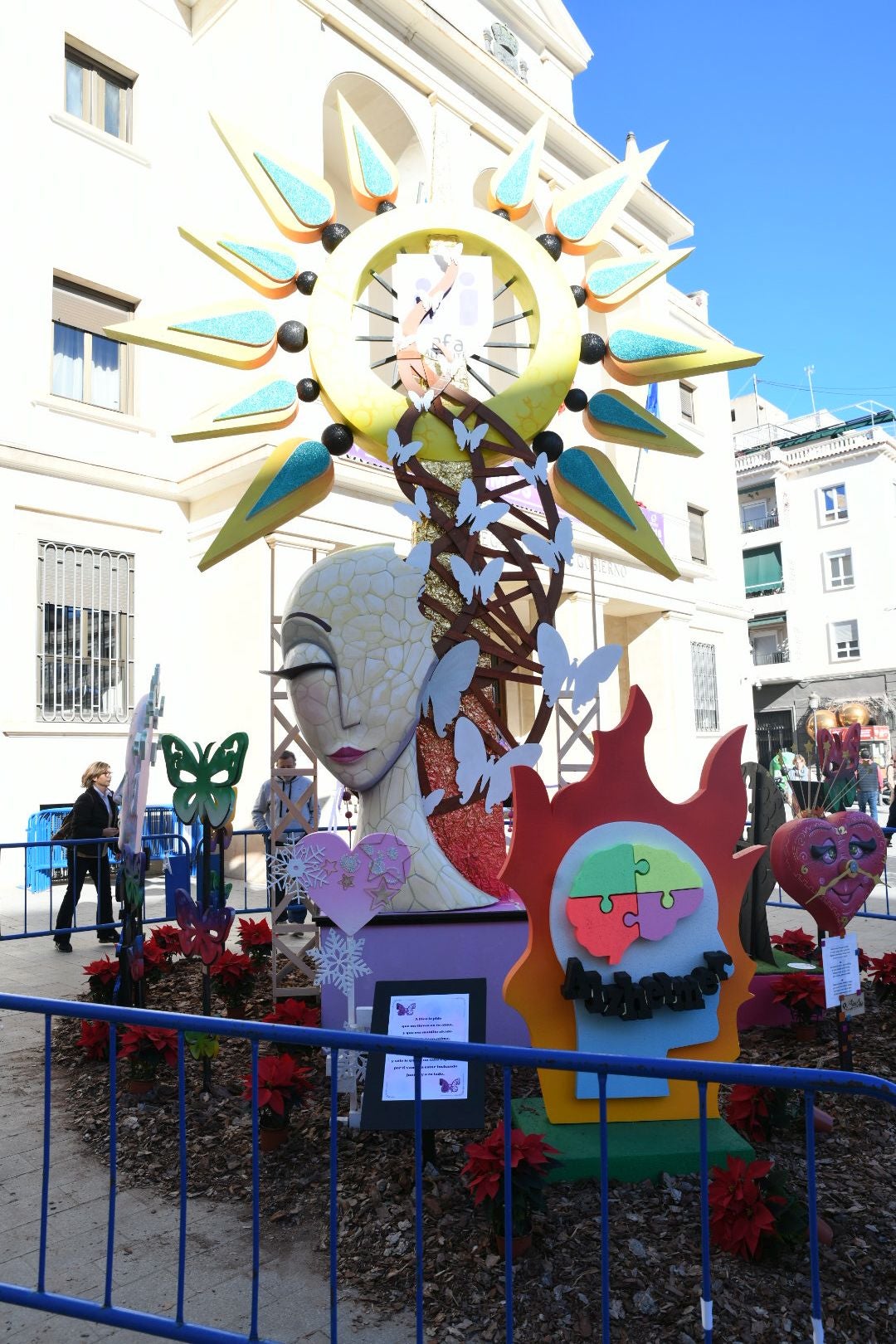 Así es la hoguera de Navidad de Alicante