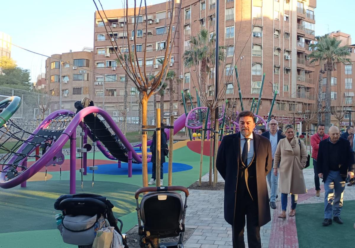 Reapertura de la plaza de San Blas de Alicante.