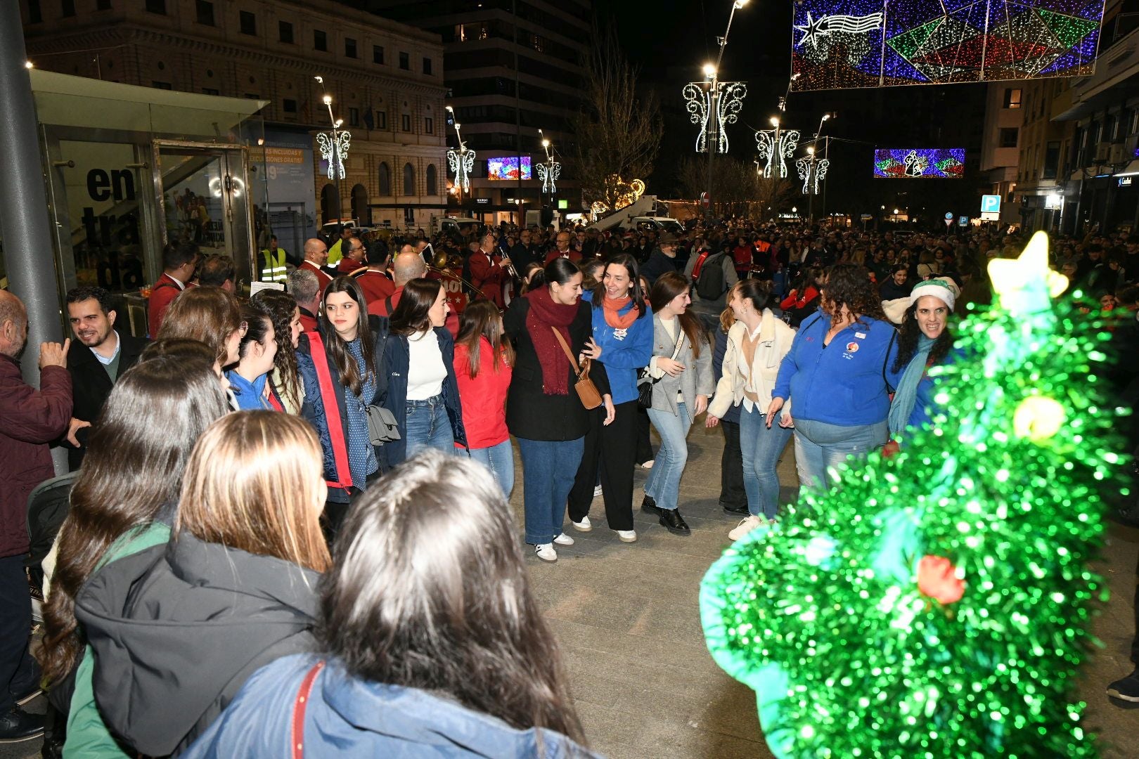 El alzheimer arde en la hoguera de Navidad de Alicante