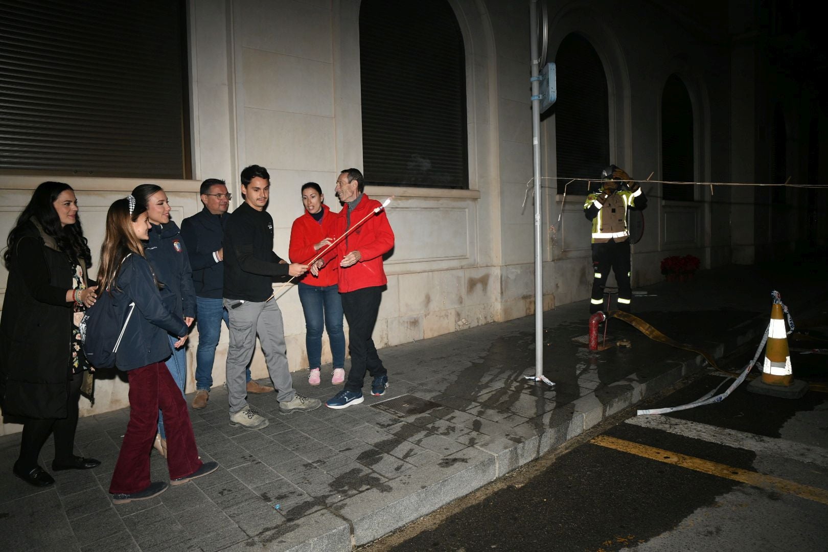 El alzheimer arde en la hoguera de Navidad de Alicante