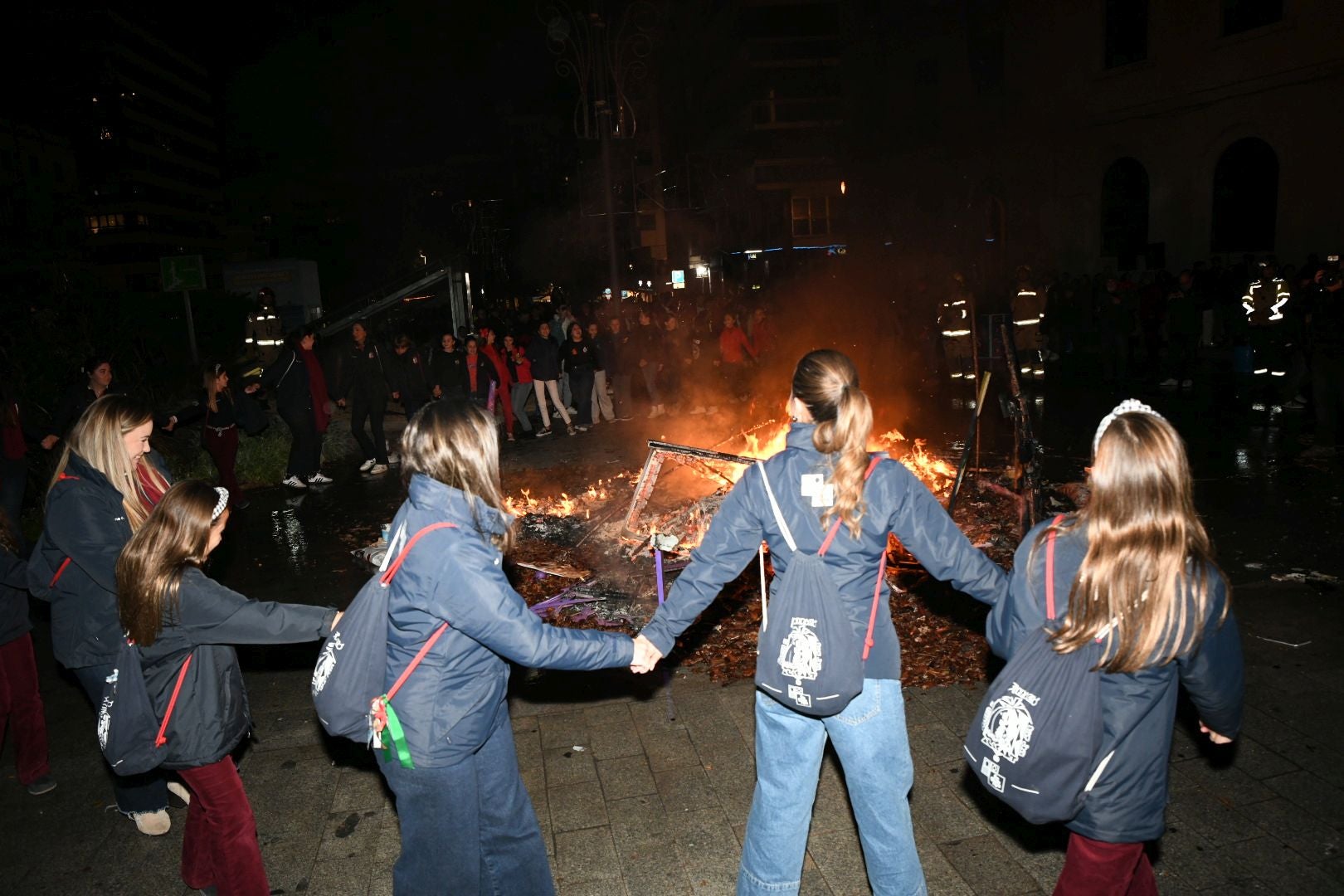 El alzheimer arde en la hoguera de Navidad de Alicante