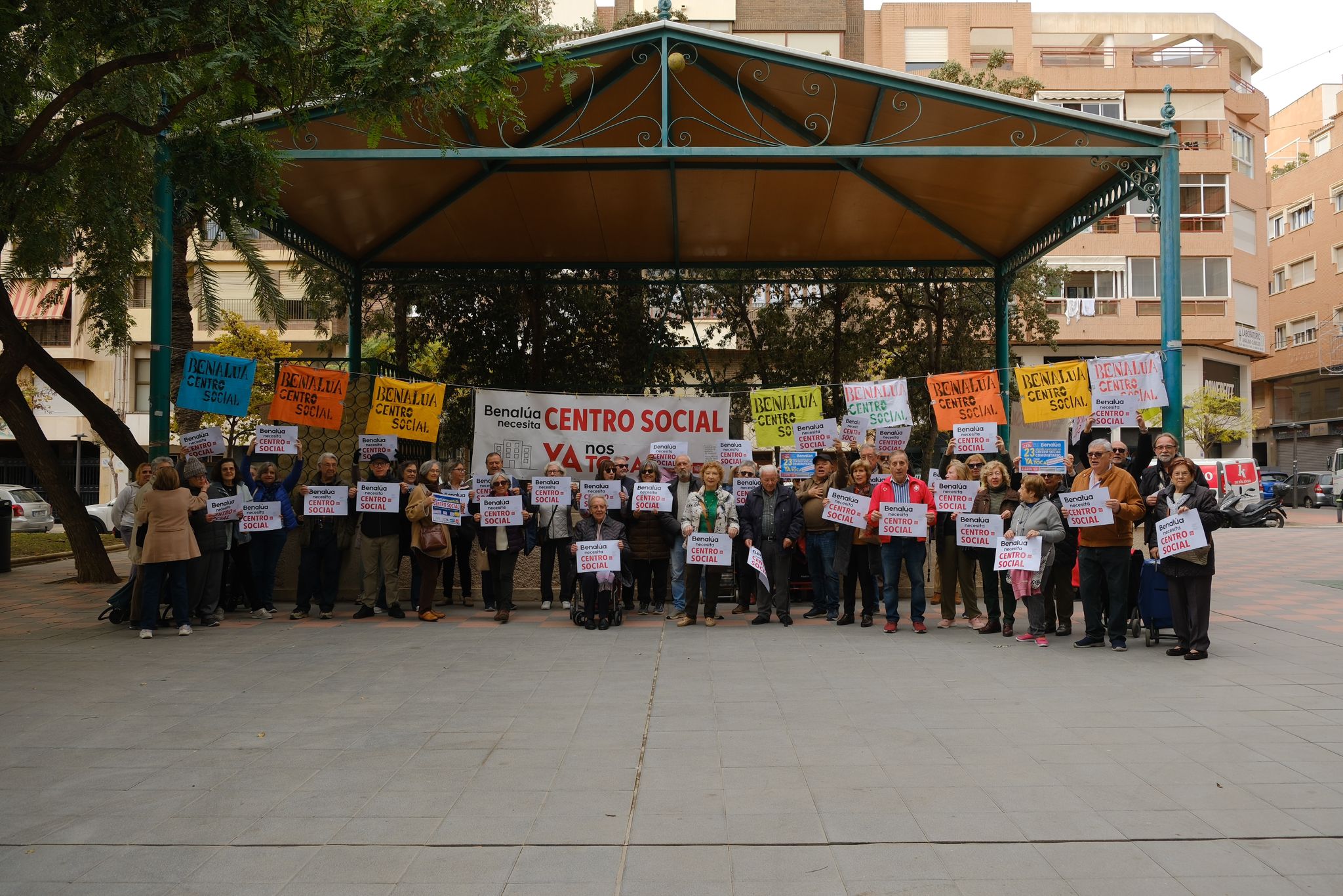 Imagen principal - Benalúa cierra el año reclamando su centro social