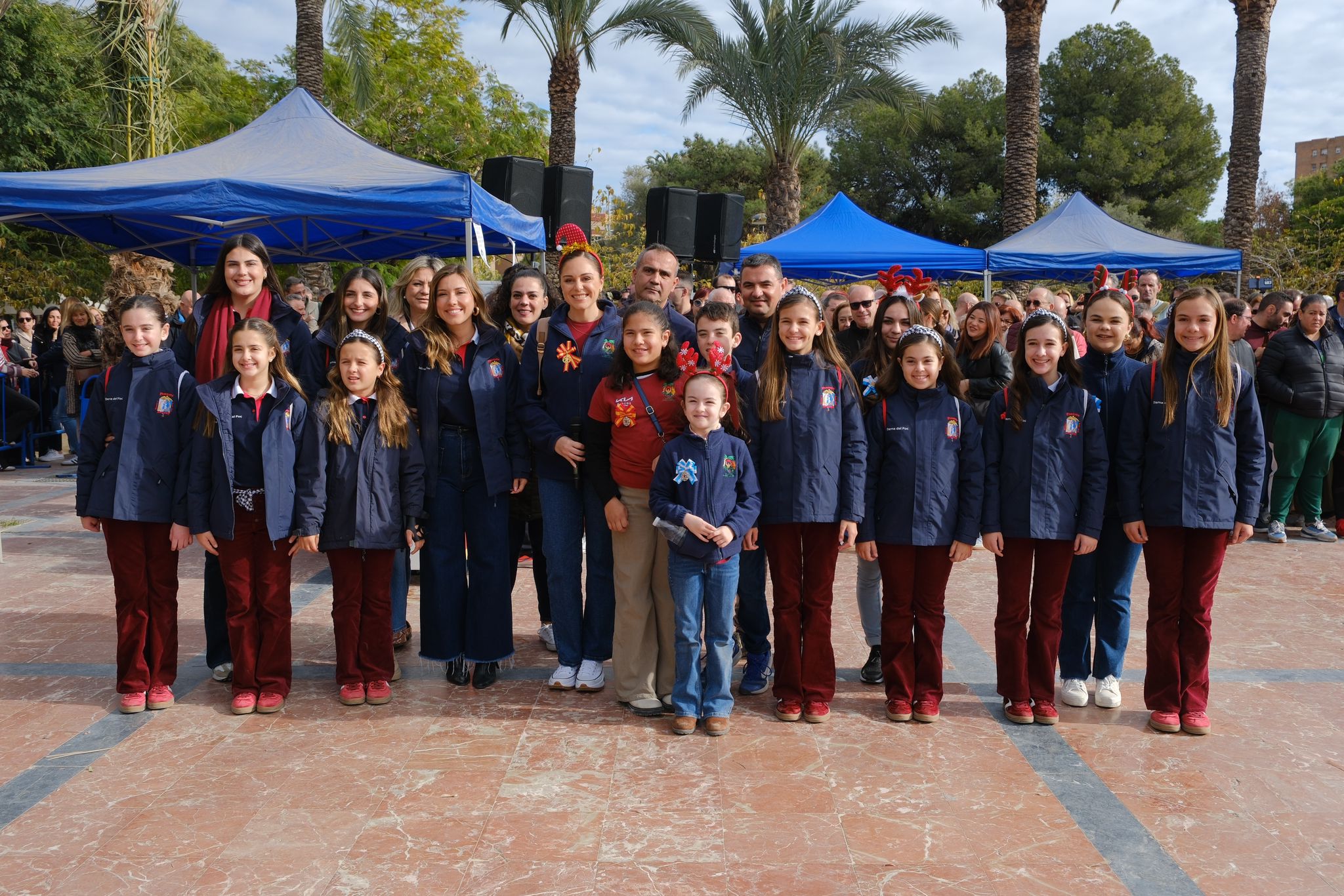 Las Hogueras celebran su primera mascletà de las Navidades