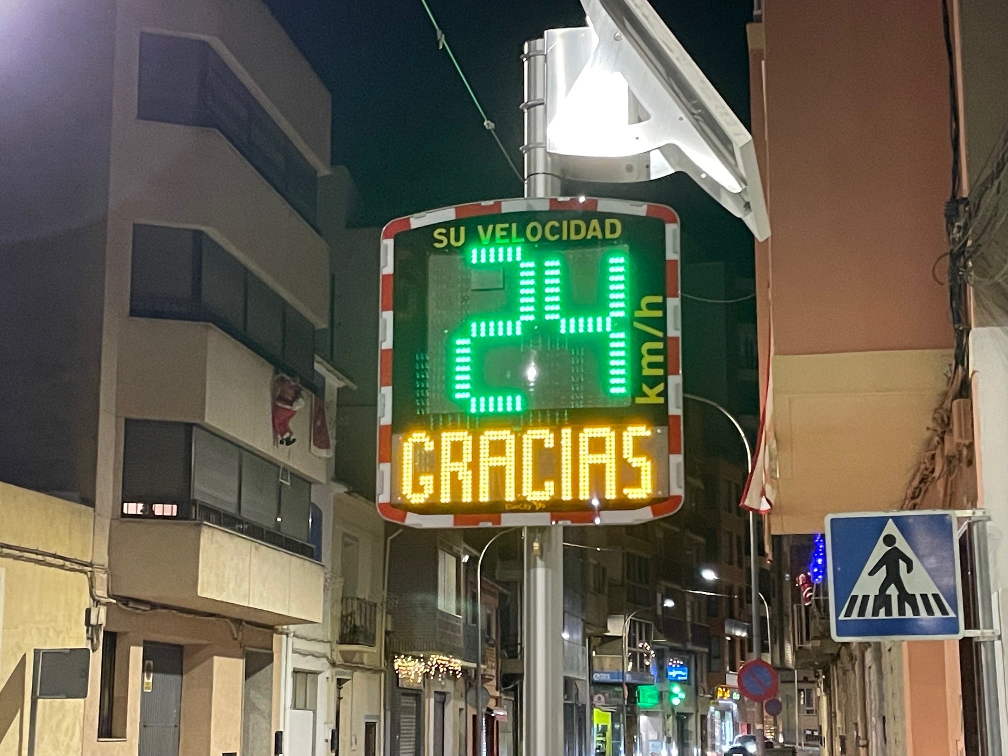 Uno de los diez 'radares pedagógicos' instalados en el municipio alicantino.