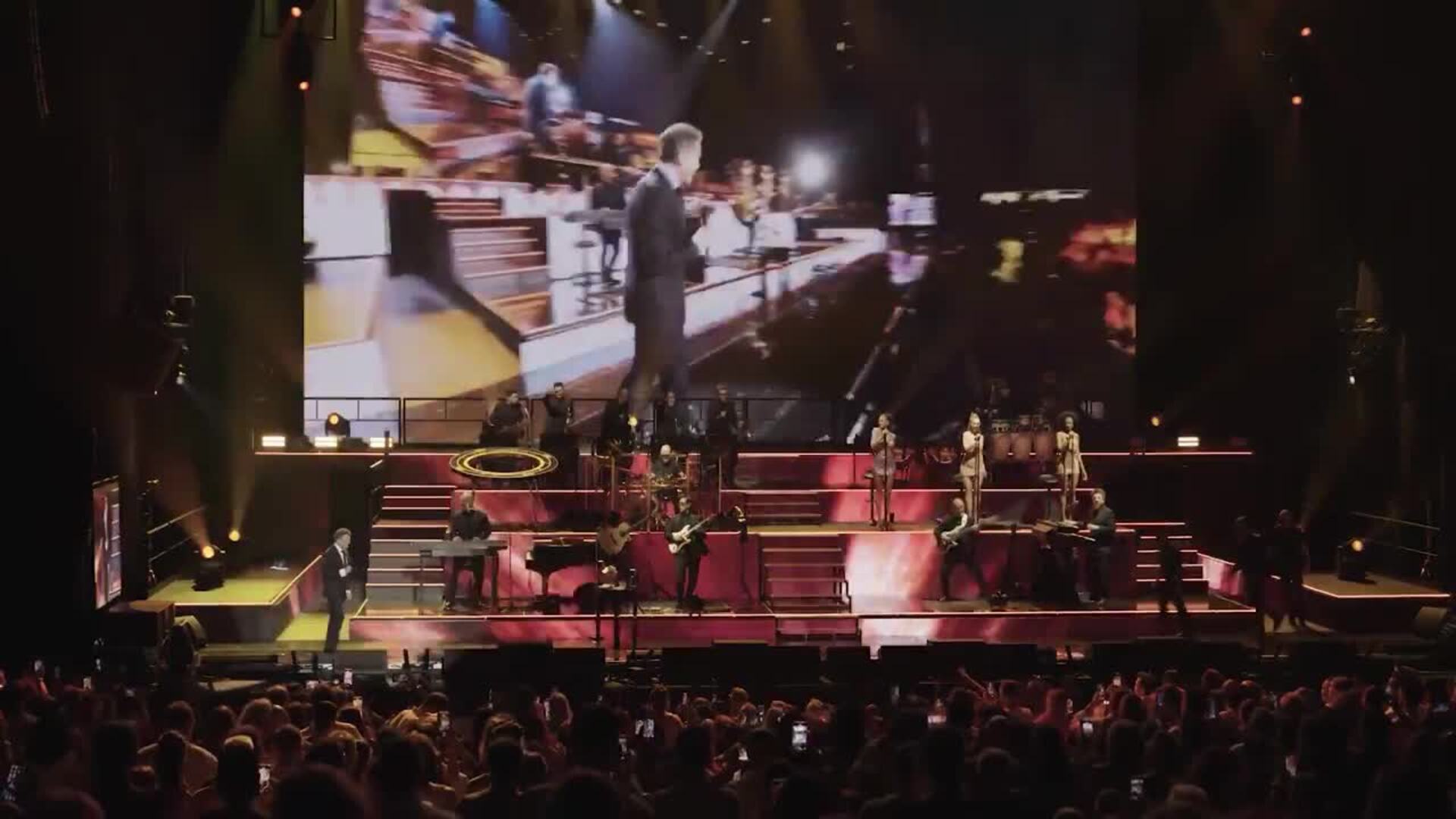 Luis Miguel repasa sus éxitos en su primer concierto en Marbella