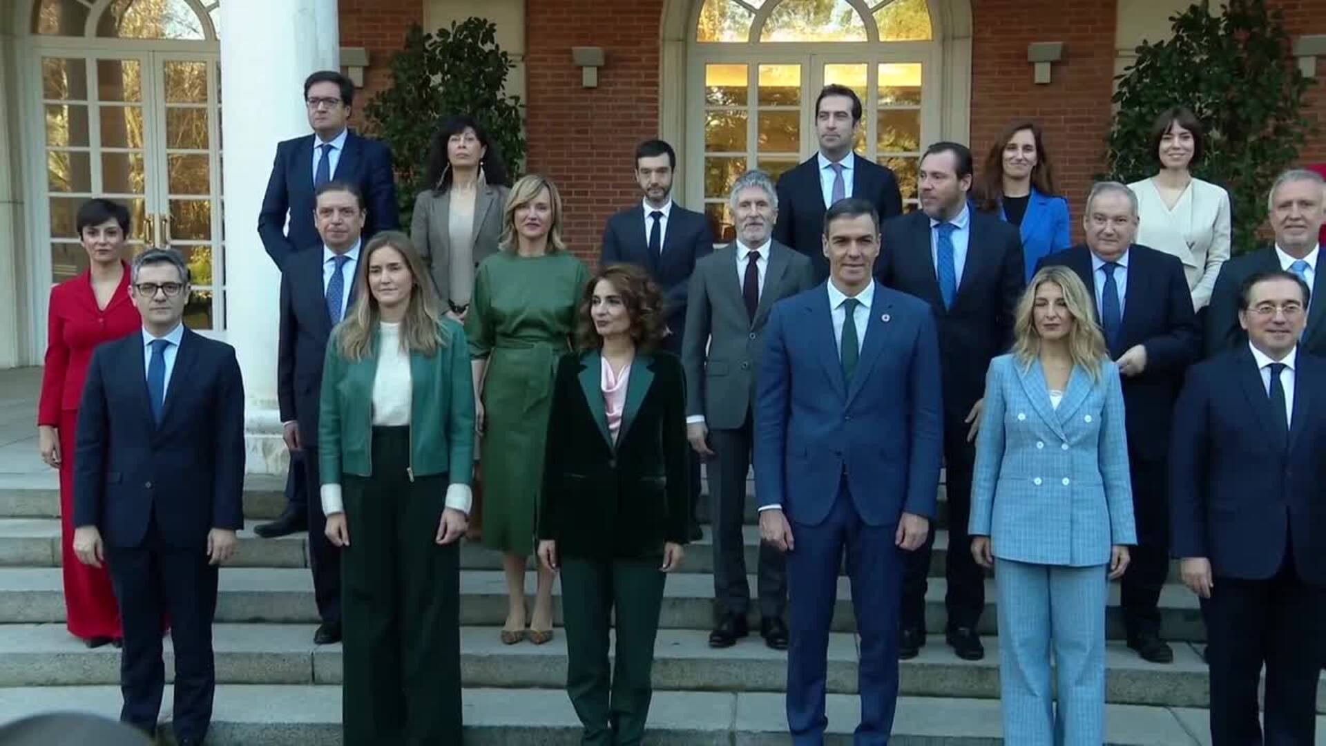 Sánchez mantiene a Montero y Cerdán al frente de su nueva Ejecutiva Federal