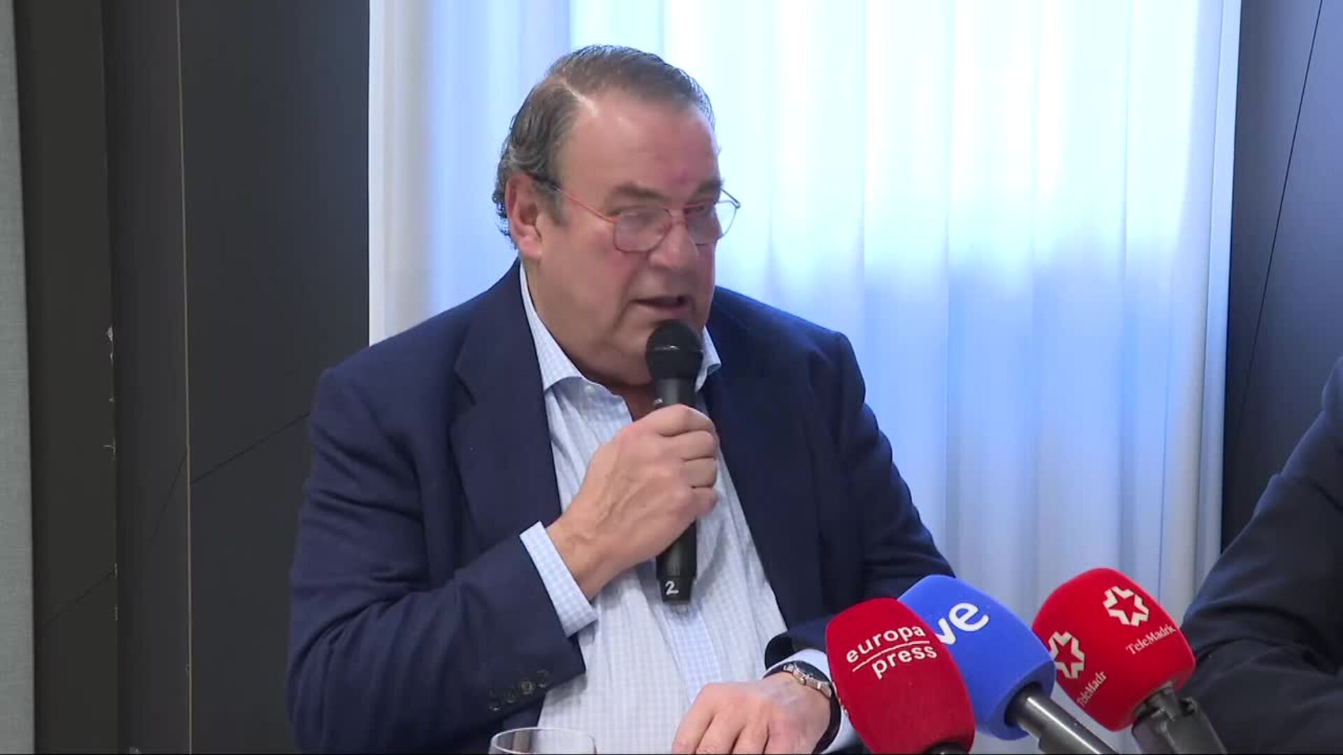 El presidente de la Mesa de Turismo prevé un cierre de año con cifras "muy buenas" en el sector