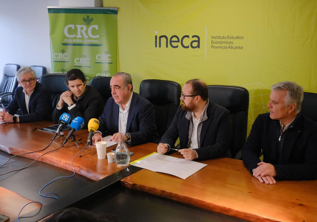 Presentación del informe de coyuntura de Ineca.