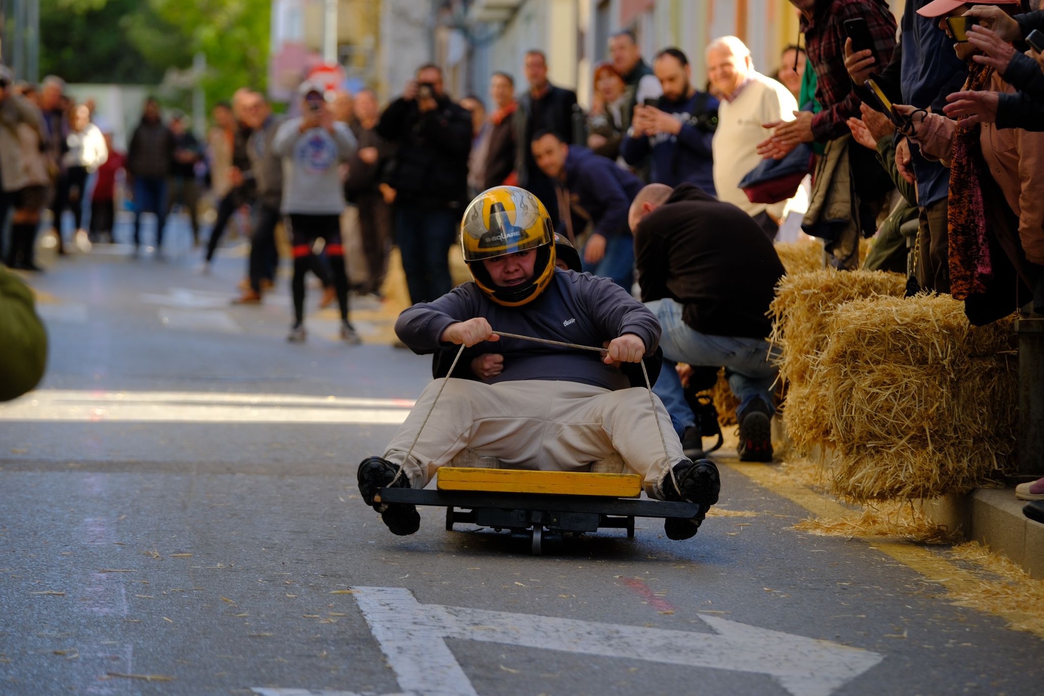 San Antón celebra el tradicional descenso de galeras de las fiestas del Porrate