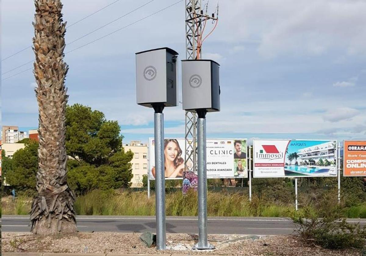 Radar en la avenida de Caja de Ahorros de Alicante.